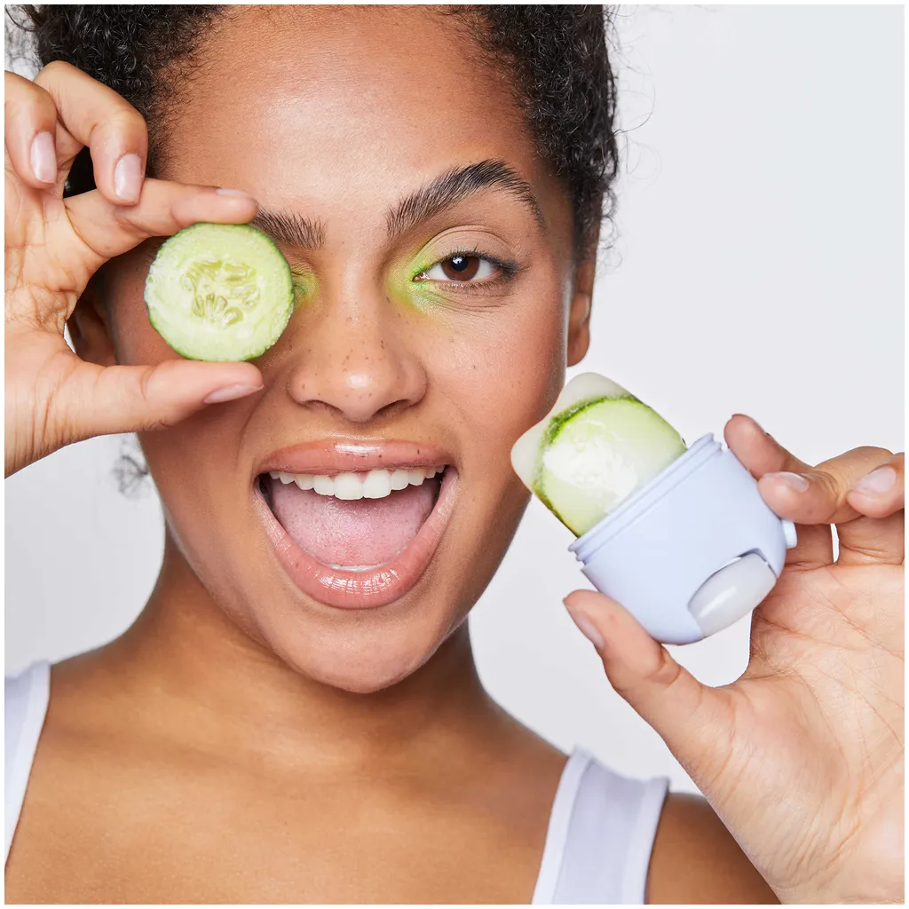 Fleeky Ice Cube Roller