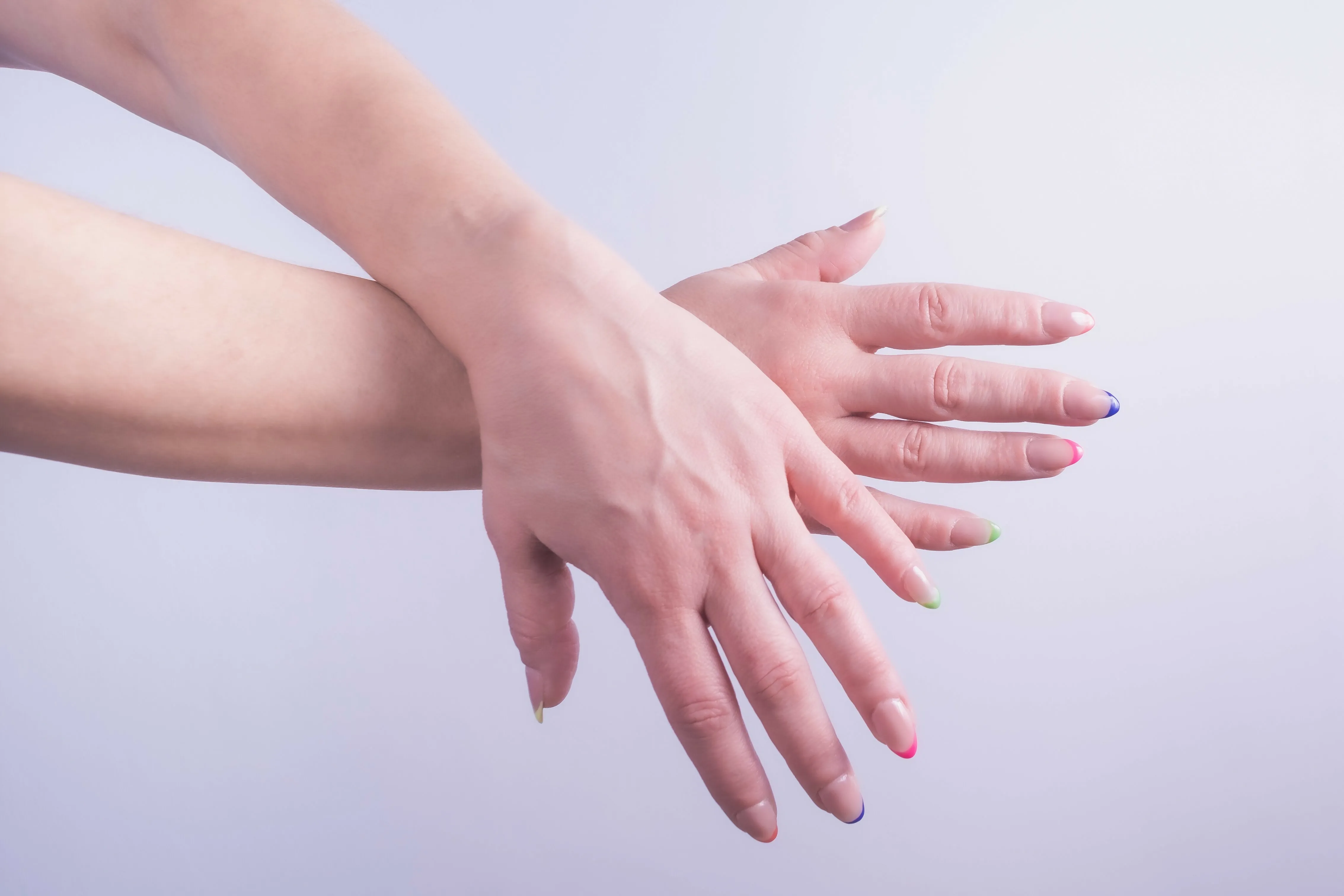 Nagellack Trend Winter French Nails bunt