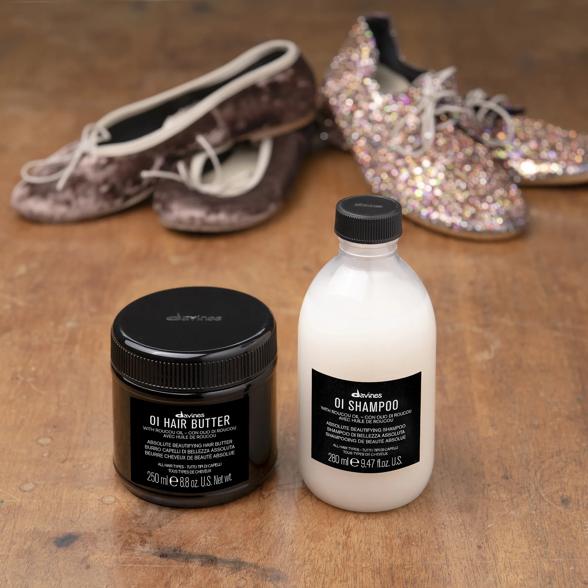 Davines Produkte neben Balletschuhen